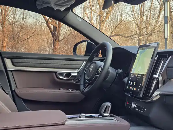 Volvo S90 2026