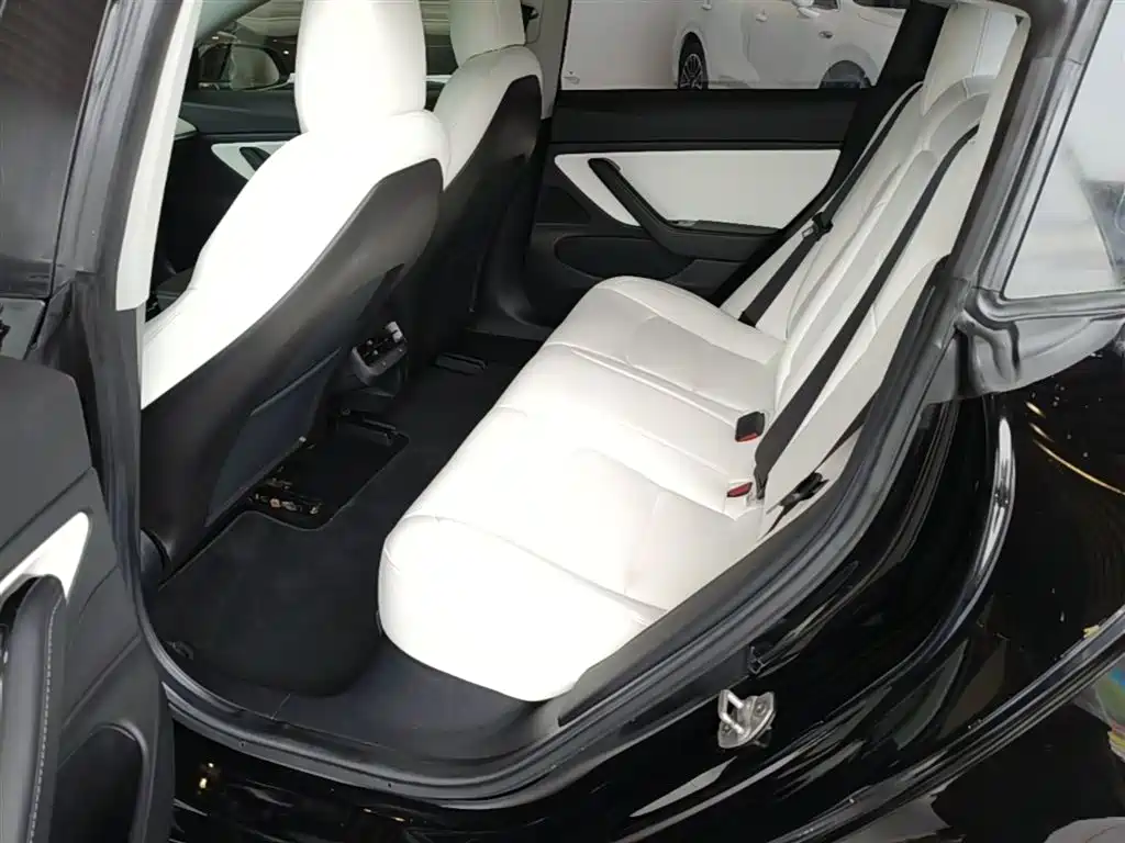 Tesla Model 3 2019 — фото 17