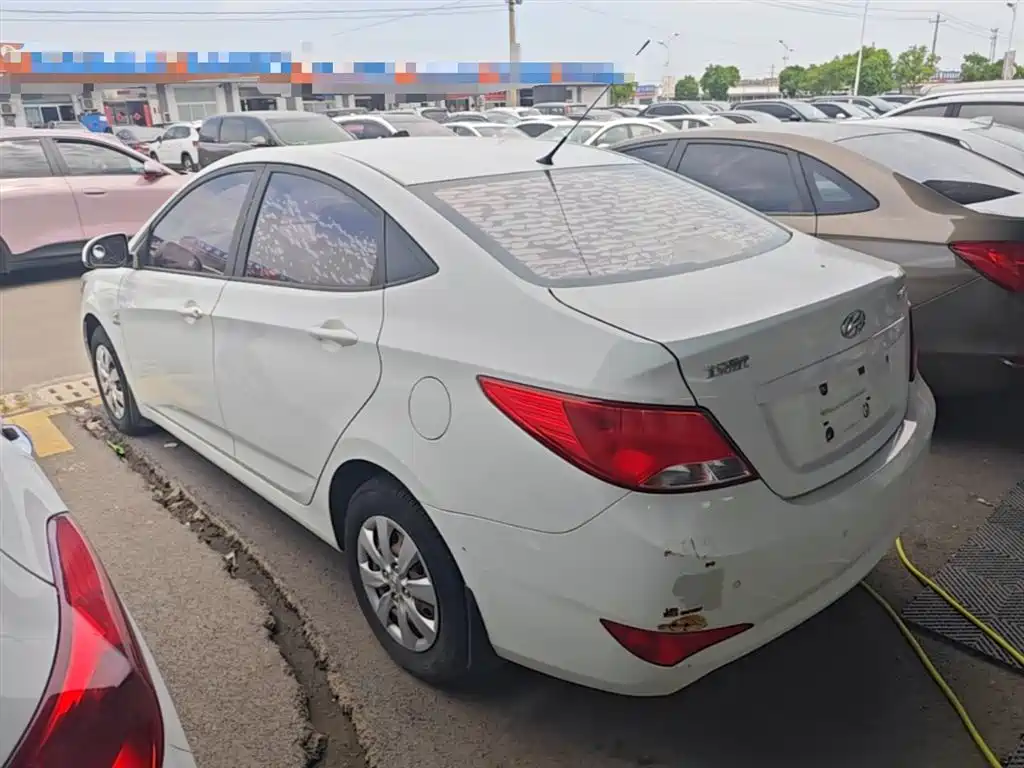 Hyundai Verna 2016 — фото 5