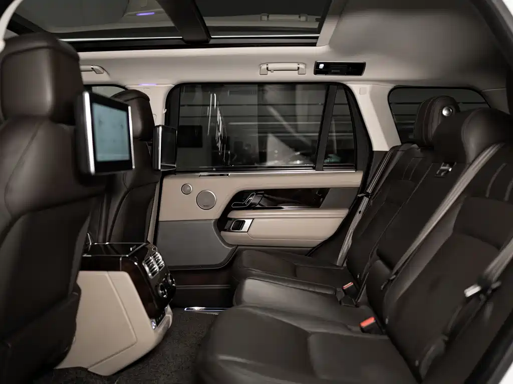 Land Rover Range Rover 2021 — фото 17