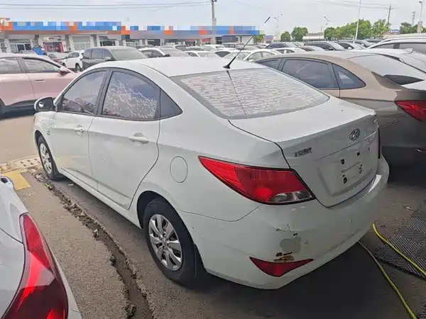 Hyundai Accent 2014