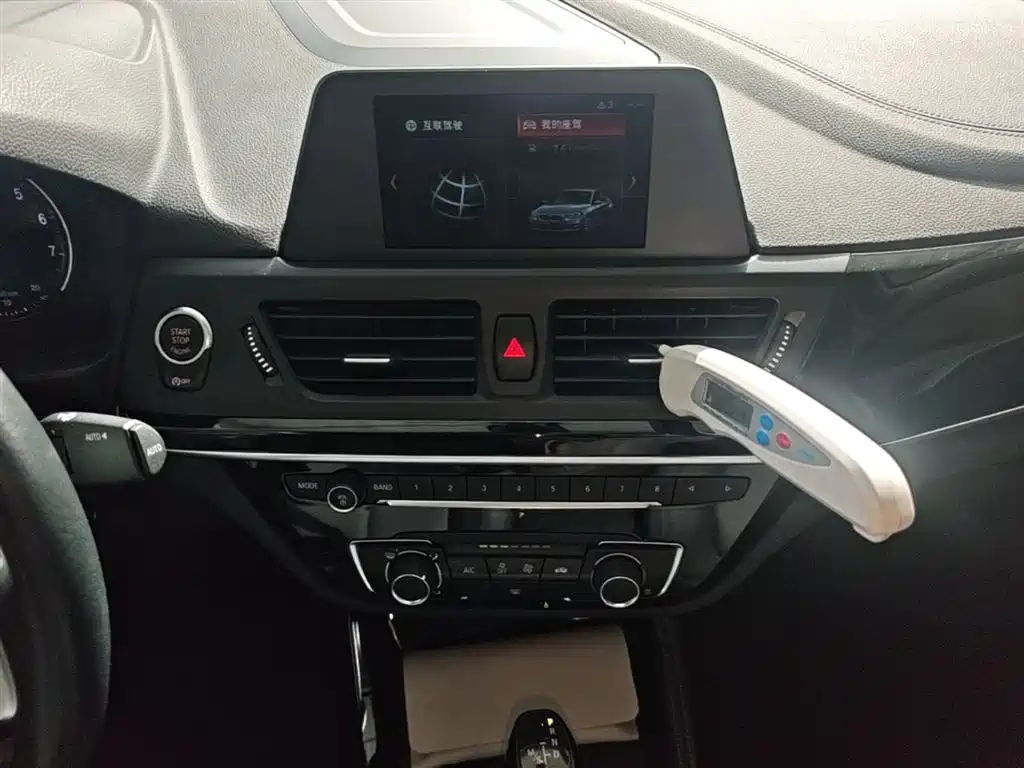 BMW 1 Series 2018 — фото 13