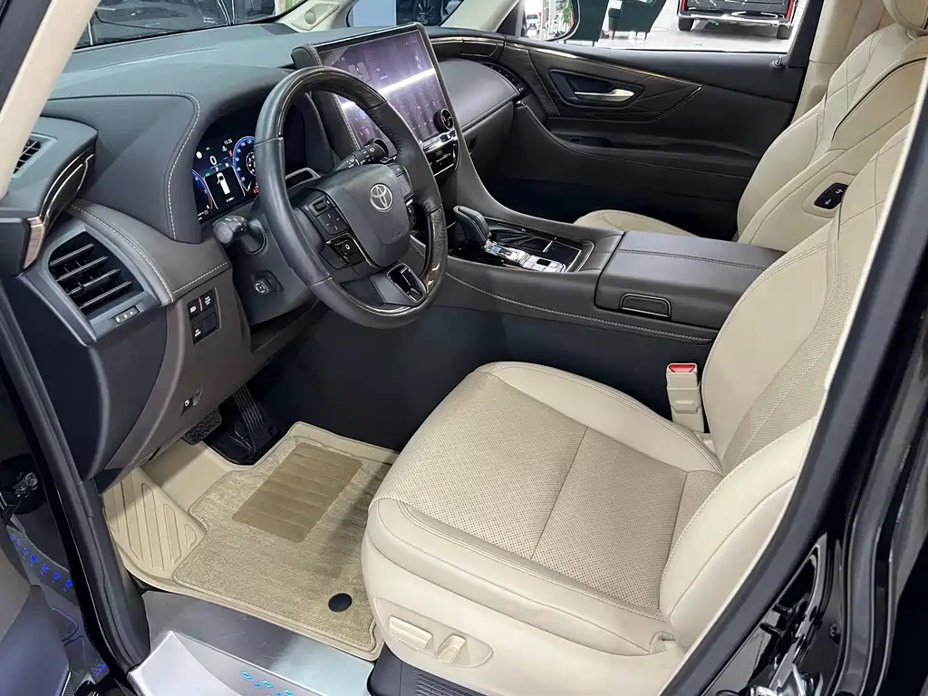 Toyota Alphard 2024 — фото 23