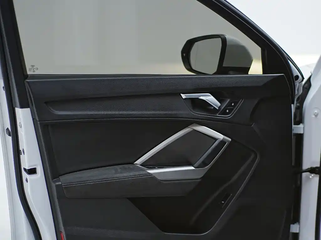 Audi Q3 2022 — фото 25