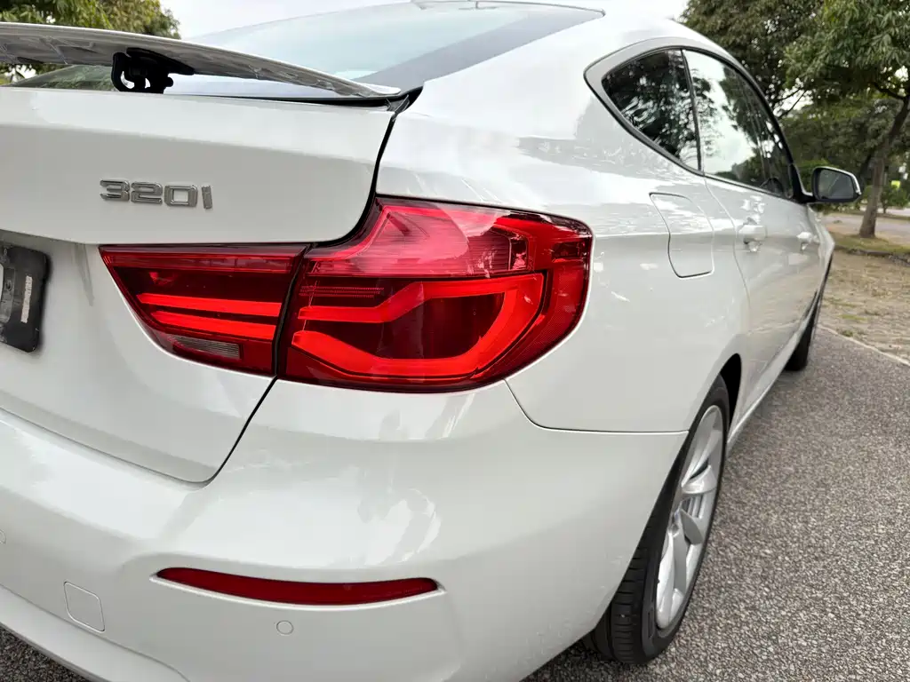 BMW 3 Series GT 2019 — фото 24
