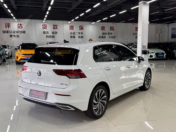 Volkswagen Golf 2023