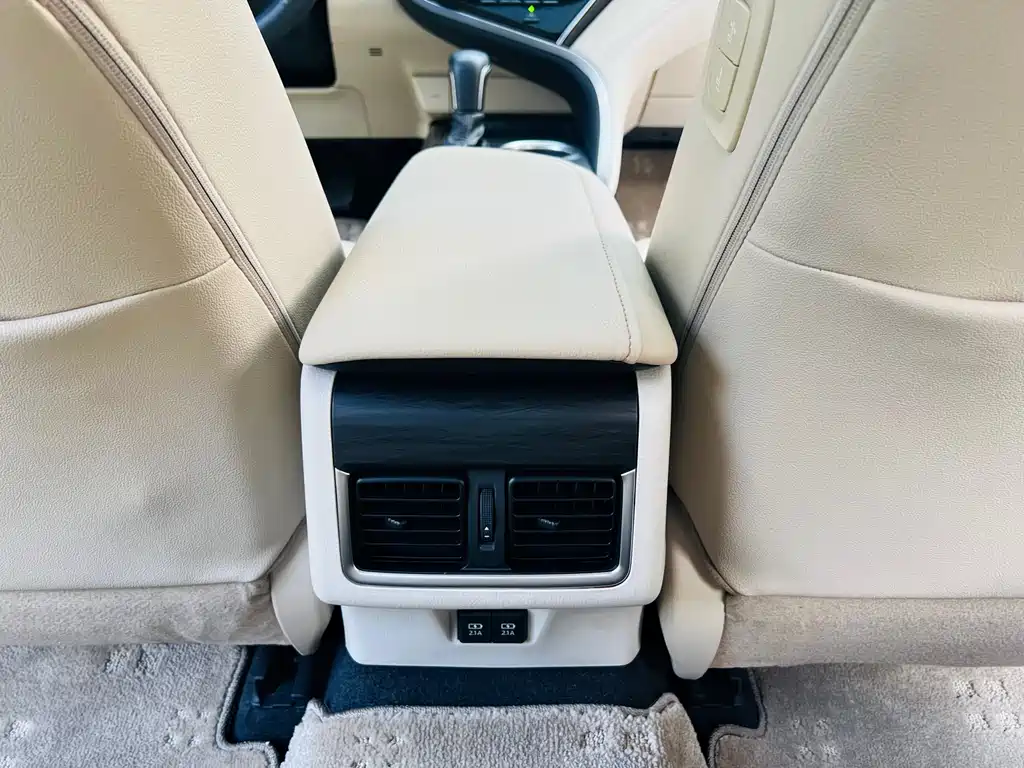 Toyota Camry 2021 — фото 16