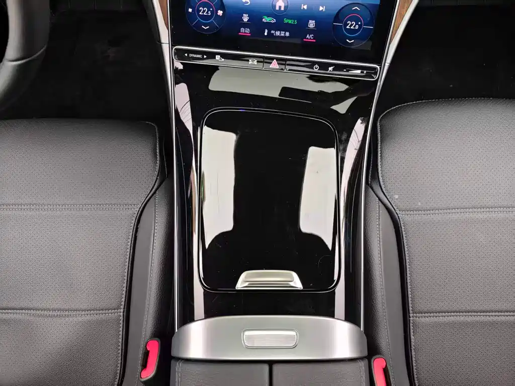 Mercedes-Benz C-Class 2024 — фото 19