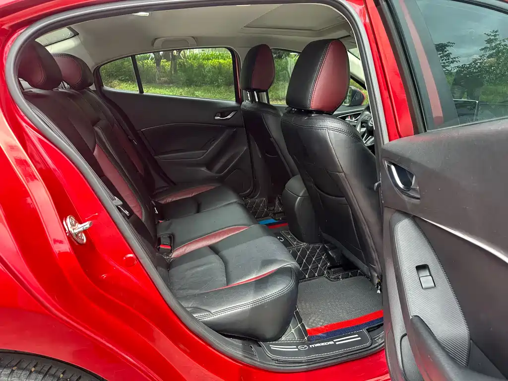 Mazda 3 Axela 2015 — фото 13