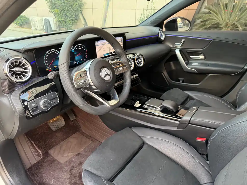 Mercedes-Benz A-Class 2023 — фото 8