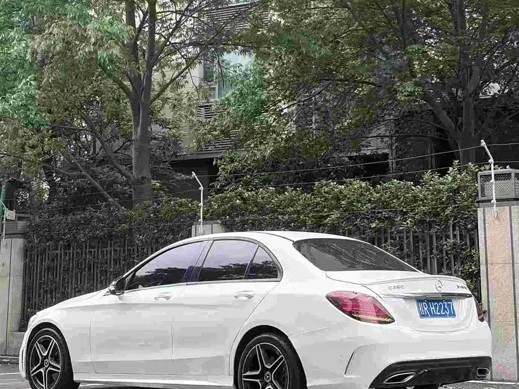 Mercedes-Benz C-Class 2022 — фото 2