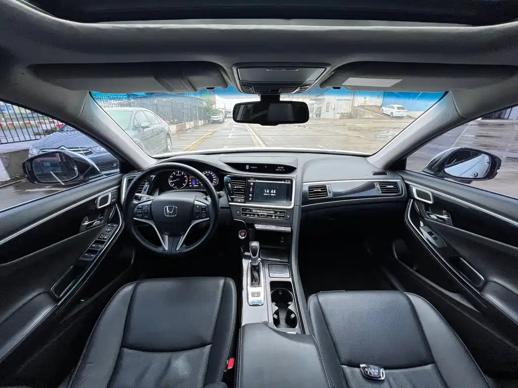 Honda Spirior 2017 — фото 13