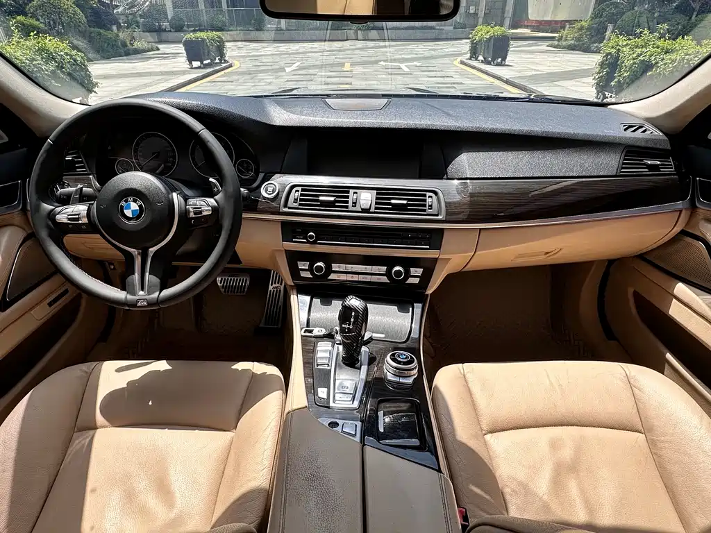 BMW 5 Series 2012 — фото 9