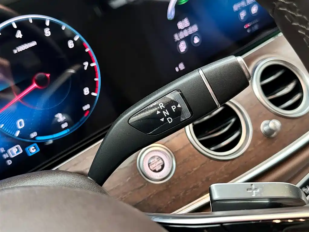 Mercedes-Benz E-Class 2021 — фото 18