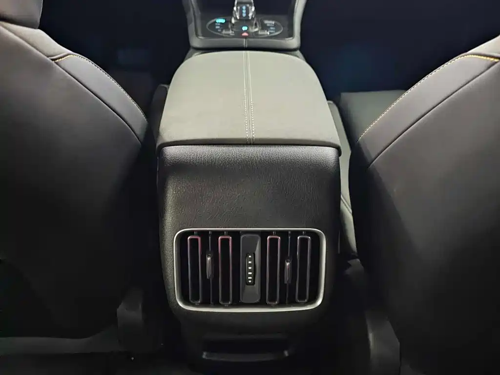 BYD Seal 05 DM-i 2025 — фото 10
