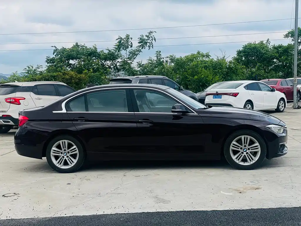 BMW 3 Series 2017 — фото 15