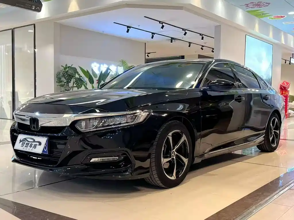 Honda Accord 2019 — фото 1