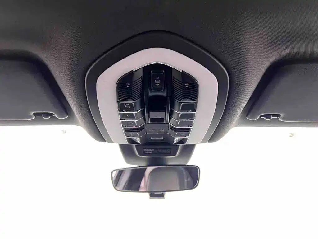 Porsche Macan 2023 — фото 18