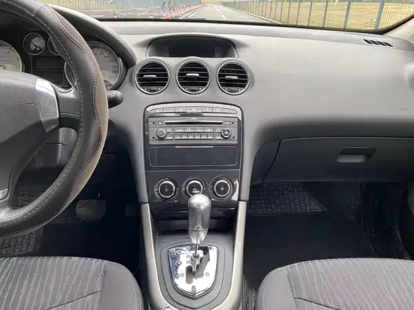 Peugeot 408 2014