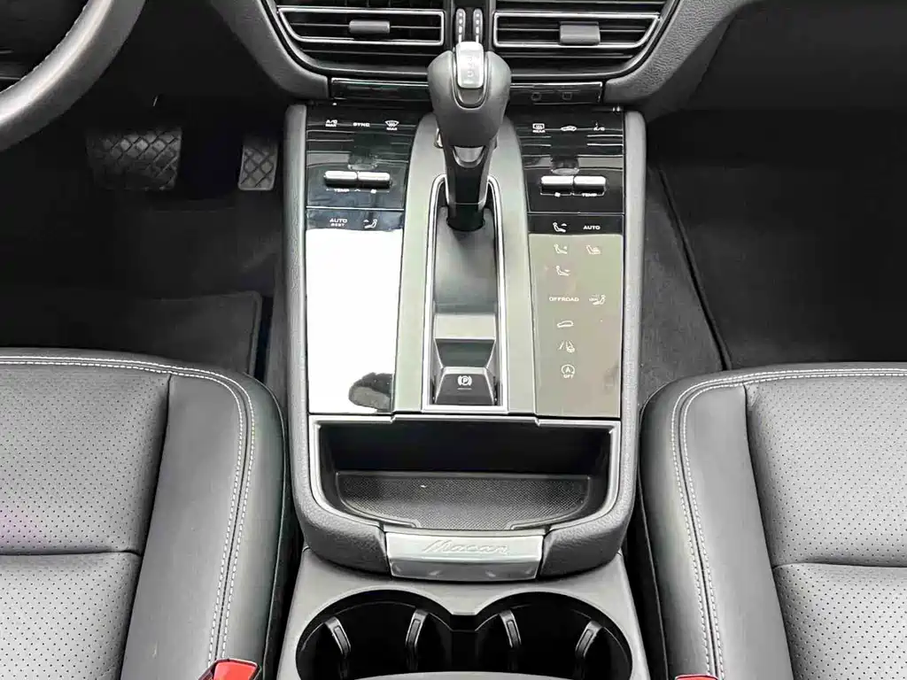 Porsche Macan 2023 — фото 17