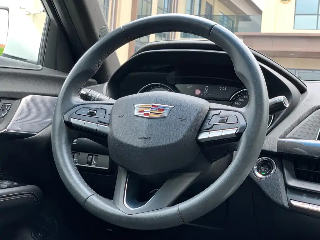 Cadillac CT4 2023 — фото 19