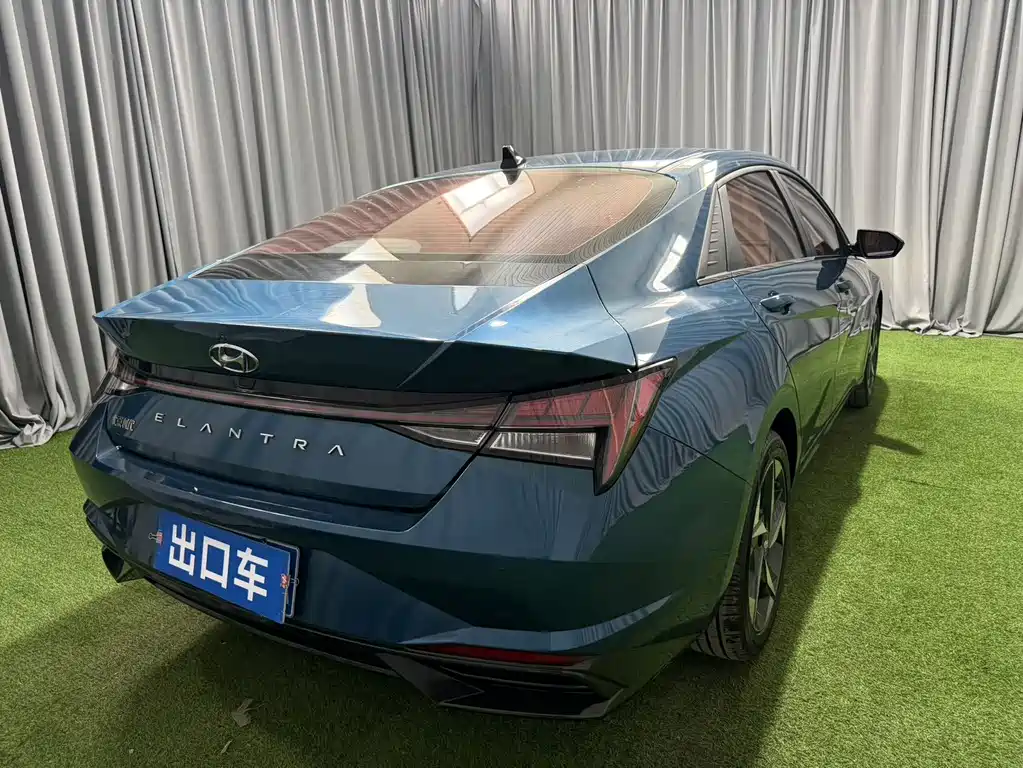 Hyundai Elantra 2022