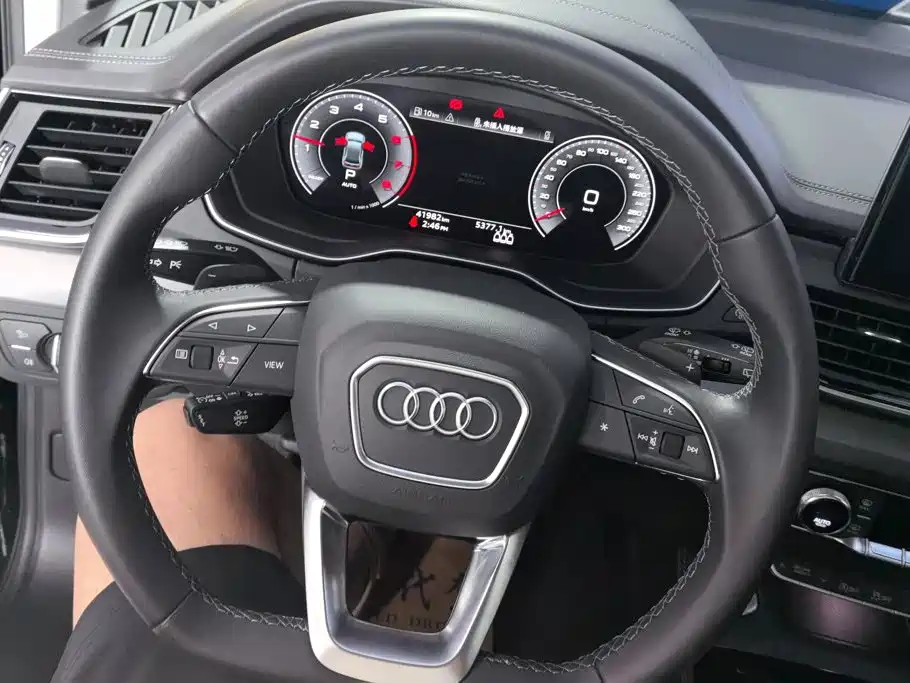 Audi Q5L 2022 — фото 15