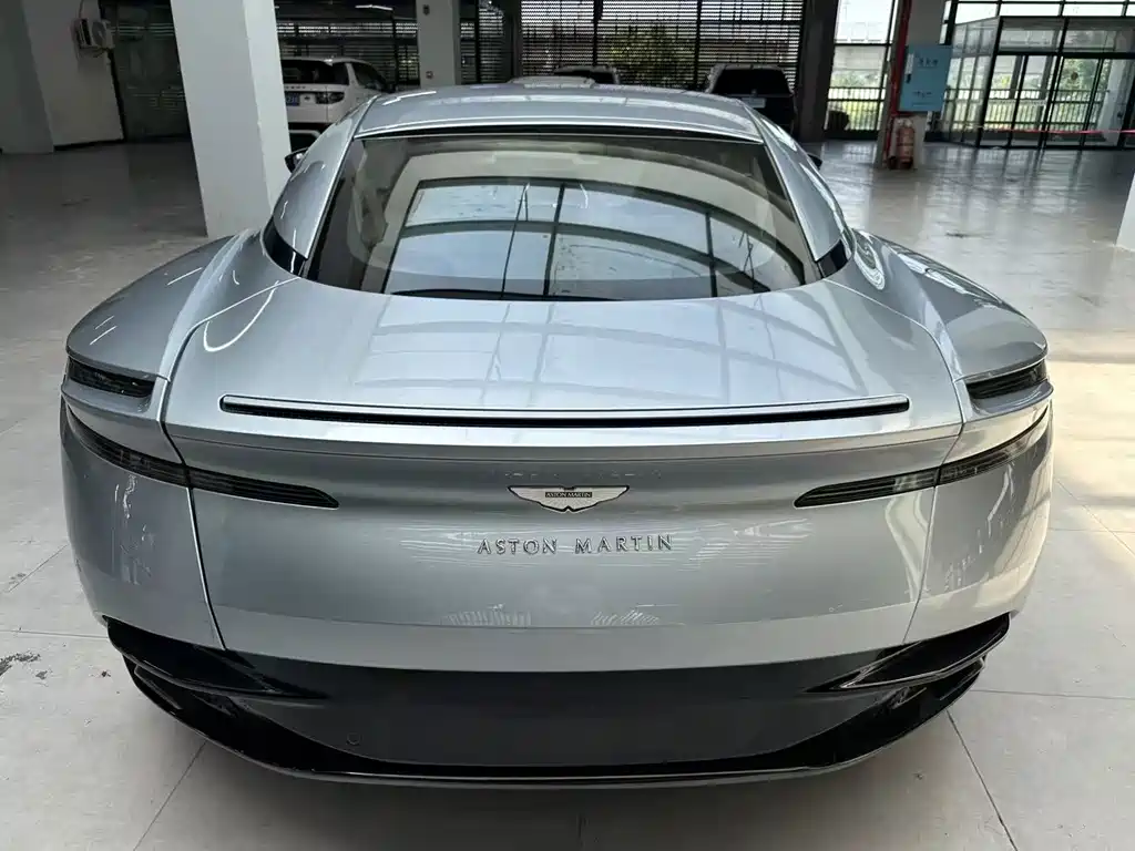 Aston Martin DB11 2019 — фото 3