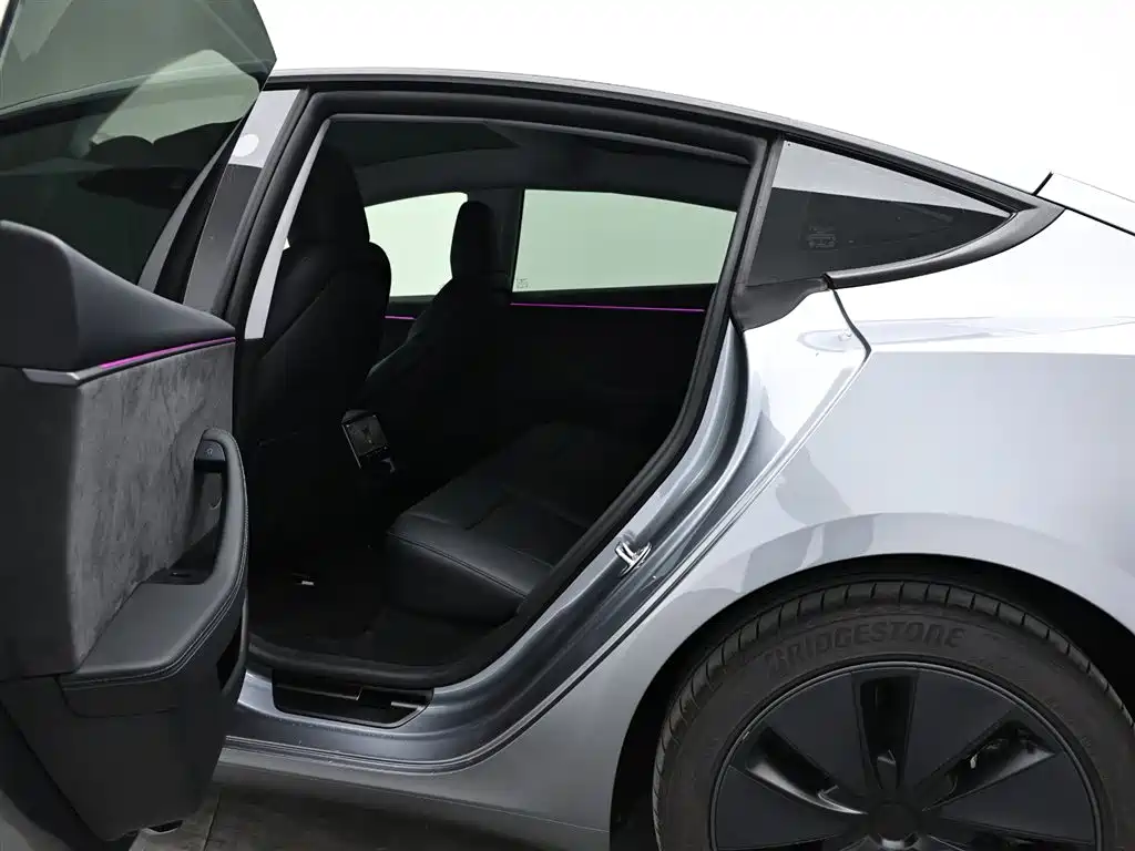 Tesla Model 3 2025 — фото 14