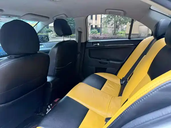 Mitsubishi Lancer EX 2012