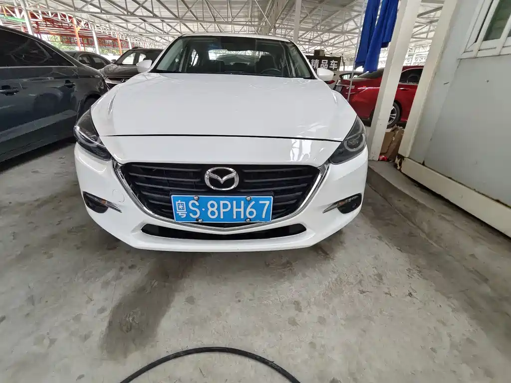 Mazda 3 Axela 2017 — фото 2