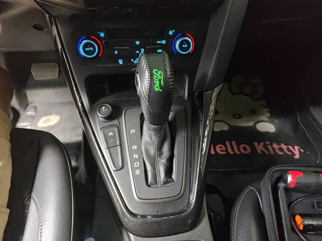 Ford Focus 2015 — фото 10
