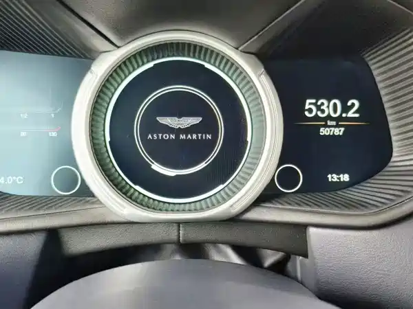 Aston Martin DB11 2019