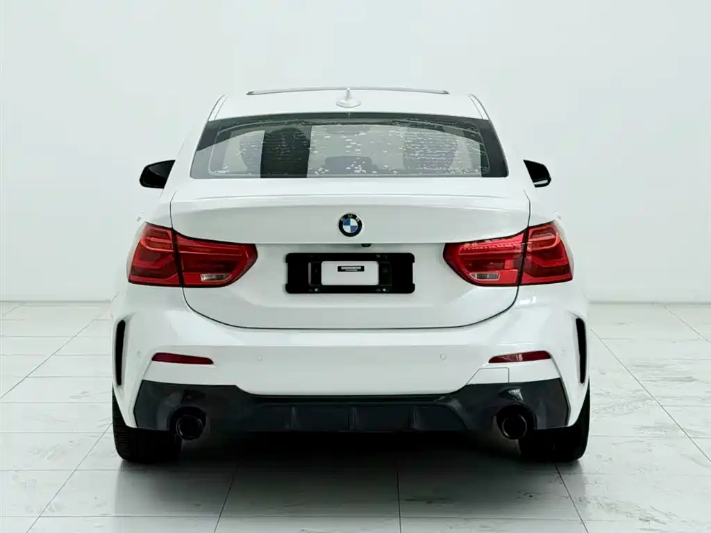 BMW 1 Series 2022 — фото 11