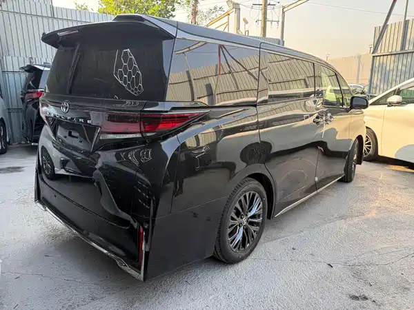 Toyota Vellfire 2025