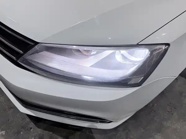 Volkswagen Sagitar 2018