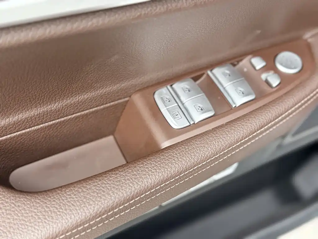 BMW 7 Series 2017 — фото 22