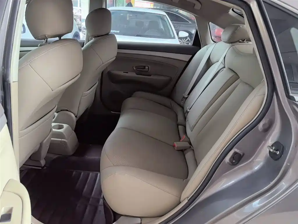 Nissan Sylphy 2015 — фото 16