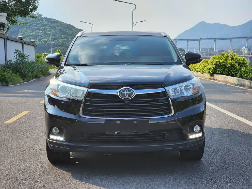 Toyota Highlander 2018 — фото 2