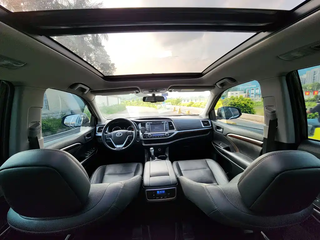 Toyota Highlander 2018 — фото 9