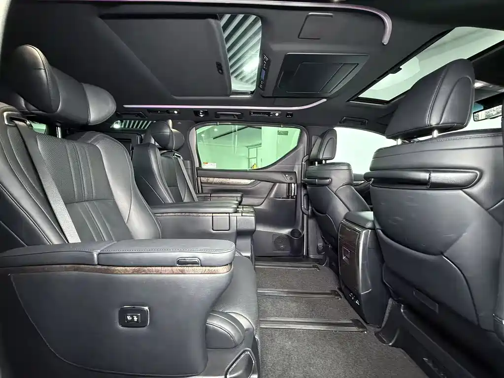 Toyota Vellfire 2021 — фото 14