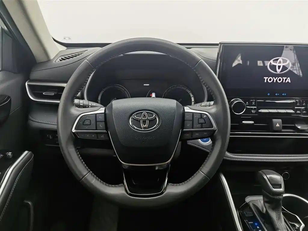 Toyota Highlander 2022 — фото 11