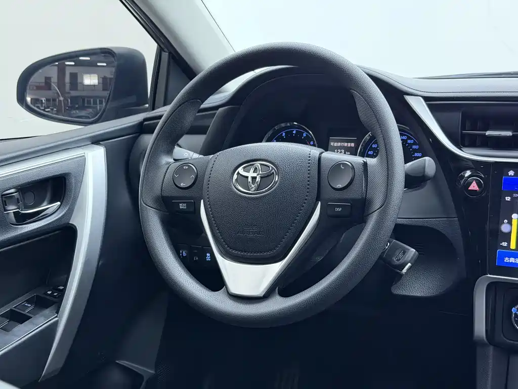 Toyota Corolla 2017 — фото 7