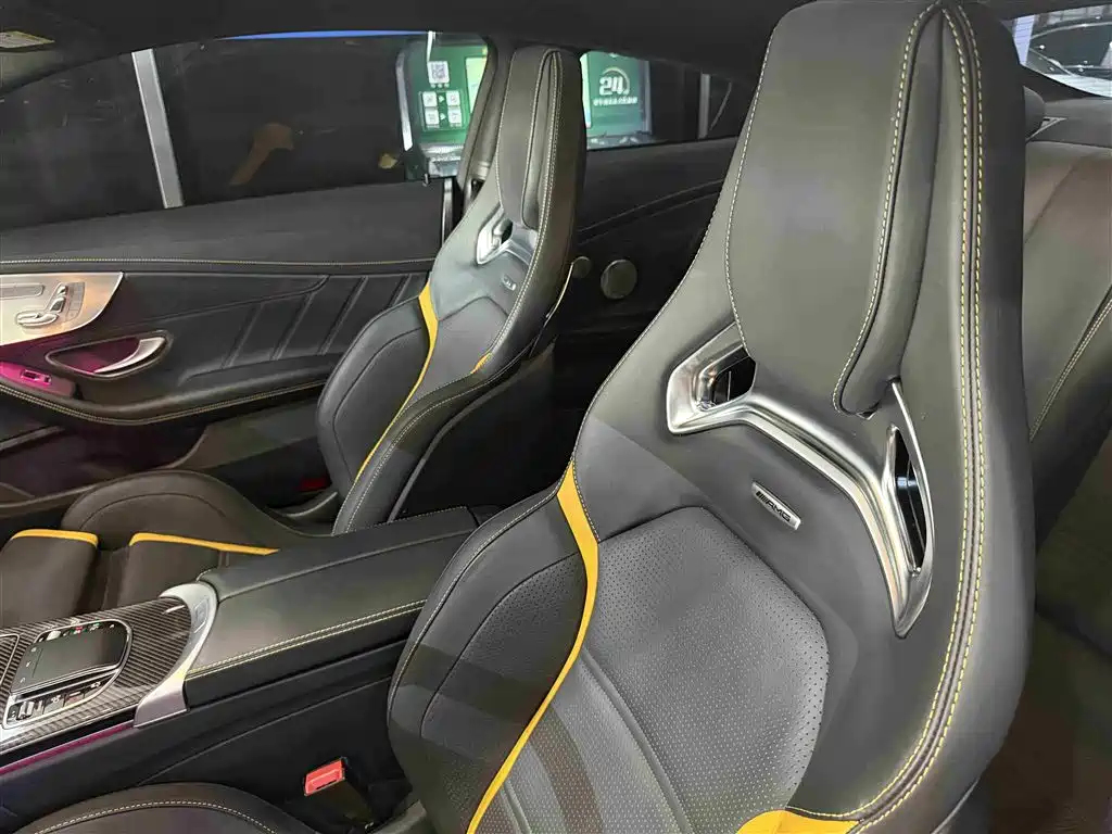 Mercedes-Benz C-Class AMG 2023 — фото 6