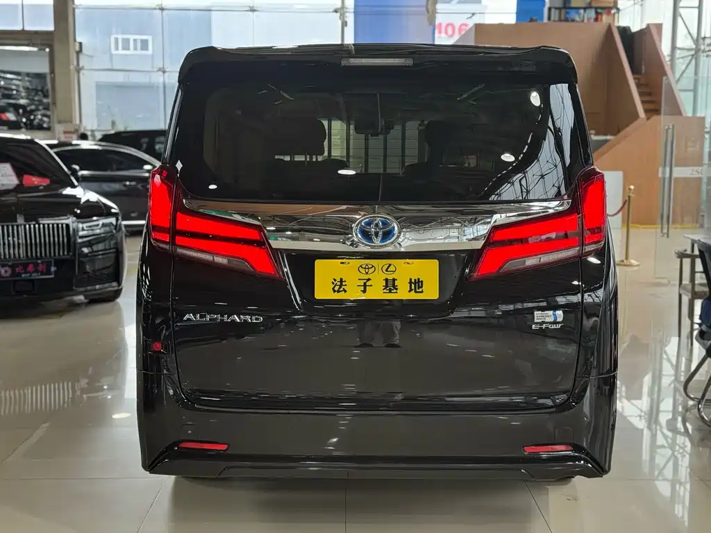Toyota Alphard 2019 — фото 24