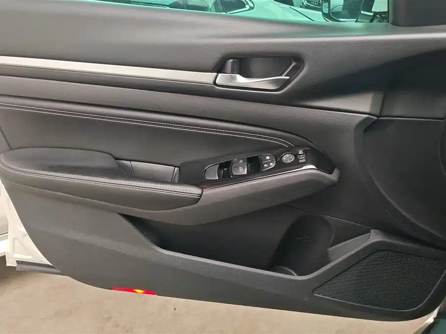 Nissan Teana 2022 — фото 7