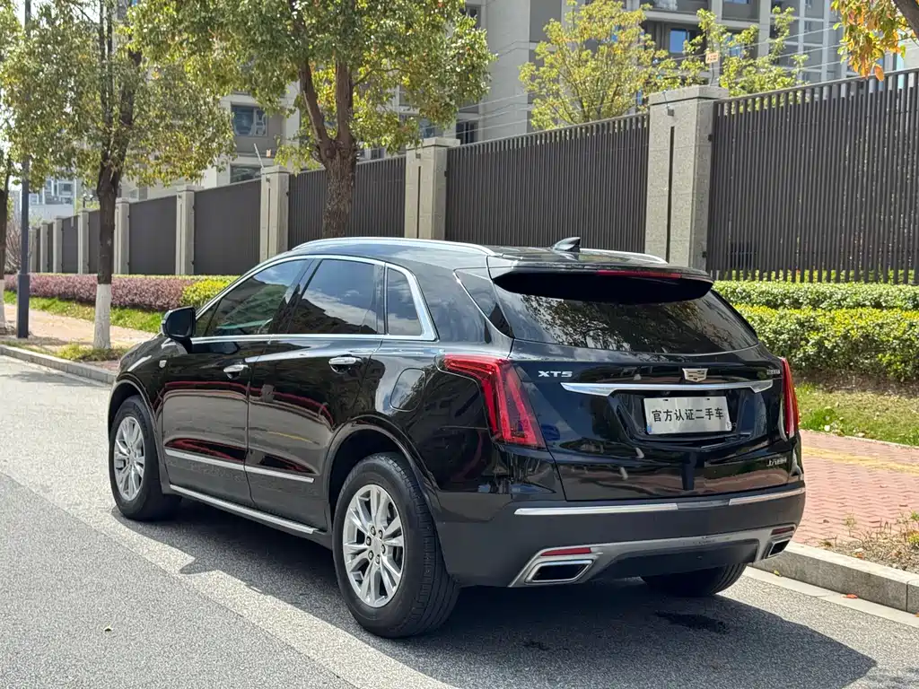 Cadillac XT5 2022 — фото 10