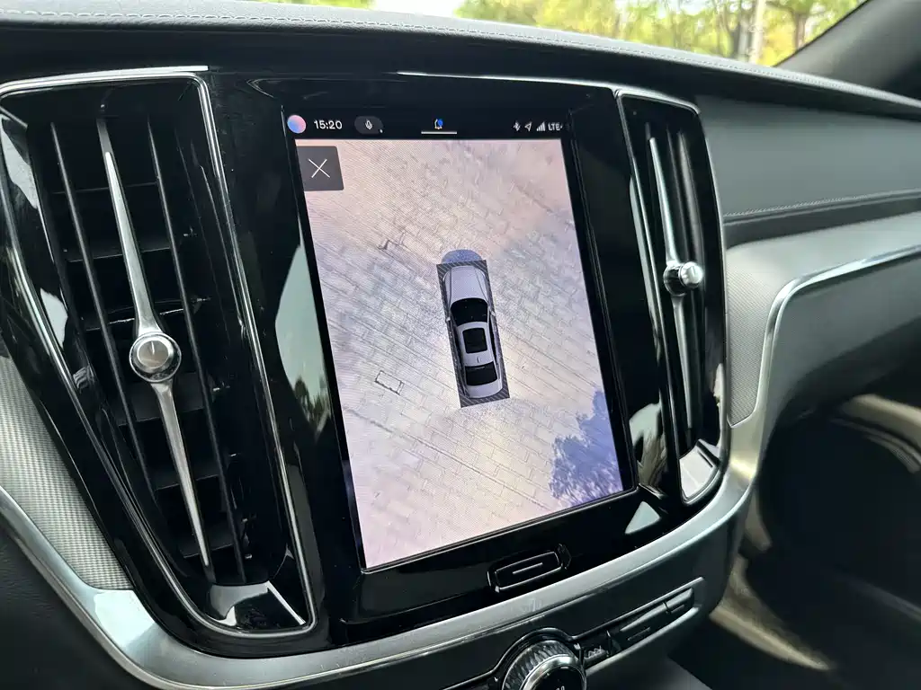 Volvo S60 PHEV 2023 — фото 14