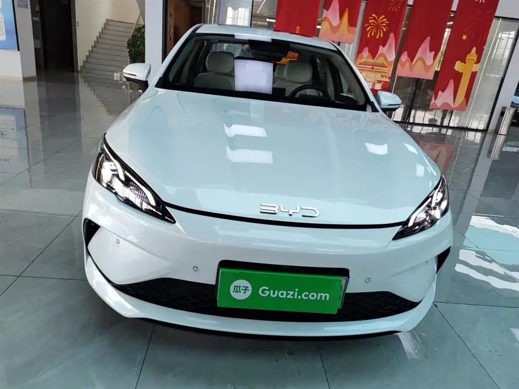 BYD Seal 05 DM-i 2025 — фото 3