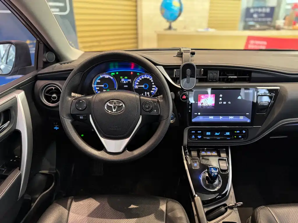 Toyota Corolla Hybrid 2022 — фото 15